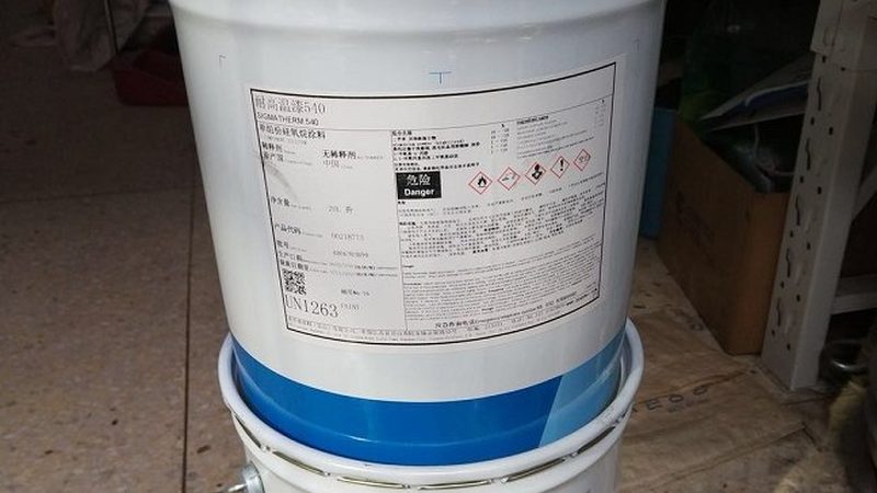乳胶漆与墙布：谁才是打理无忧的选择？**